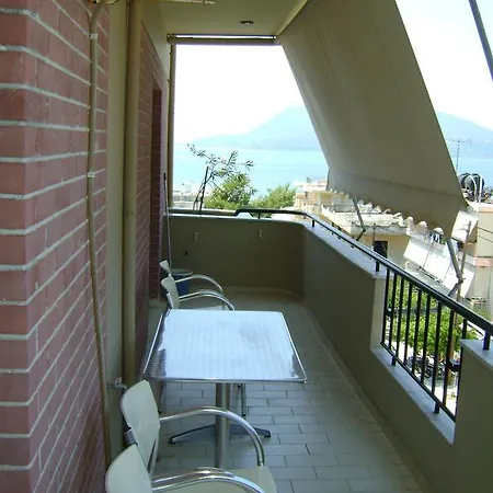 卡利西亚公寓式酒店 2* 卢特拉艾季普苏