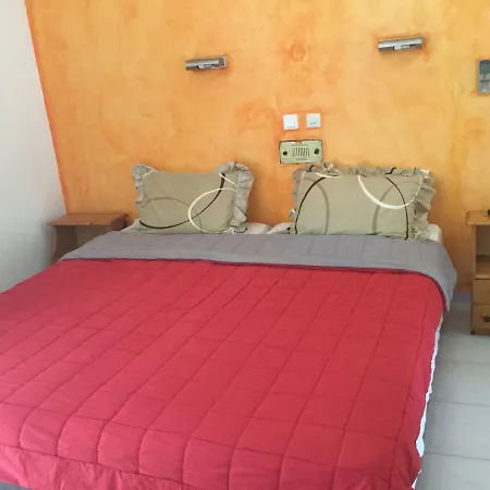 卡利西亚公寓式酒店 公寓式酒店 卢特拉艾季普苏